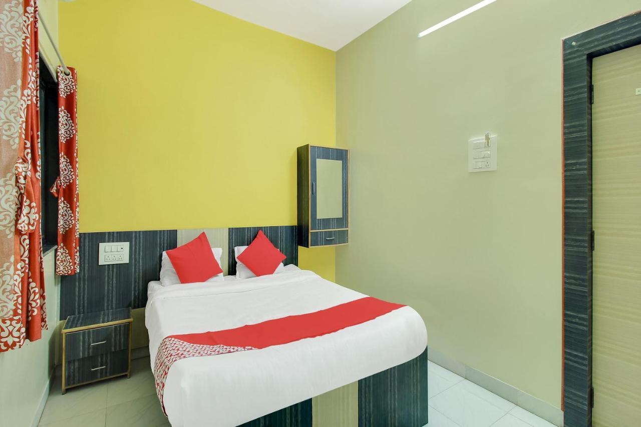 Oyo Flagship 48365 Hotel Shiva'S Castle Chalisgaon Exteriör bild