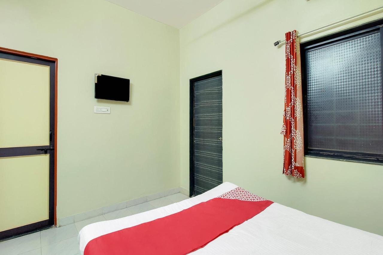 Oyo Flagship 48365 Hotel Shiva'S Castle Chalisgaon Exteriör bild